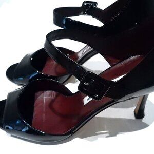 Manolo Blahnik "Caldo" Black Patent Mary Jane Pumps in EU 37.5 / US 7.5